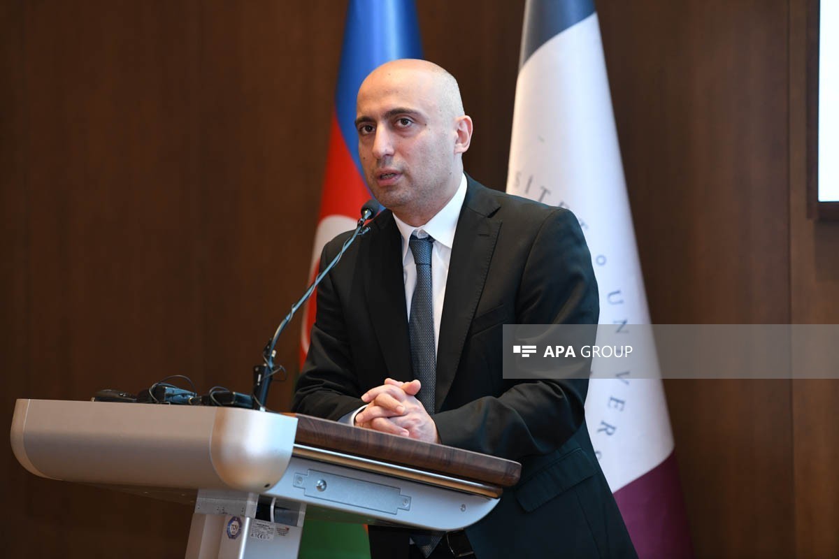 министр науки и образования Эмин Амруллаев