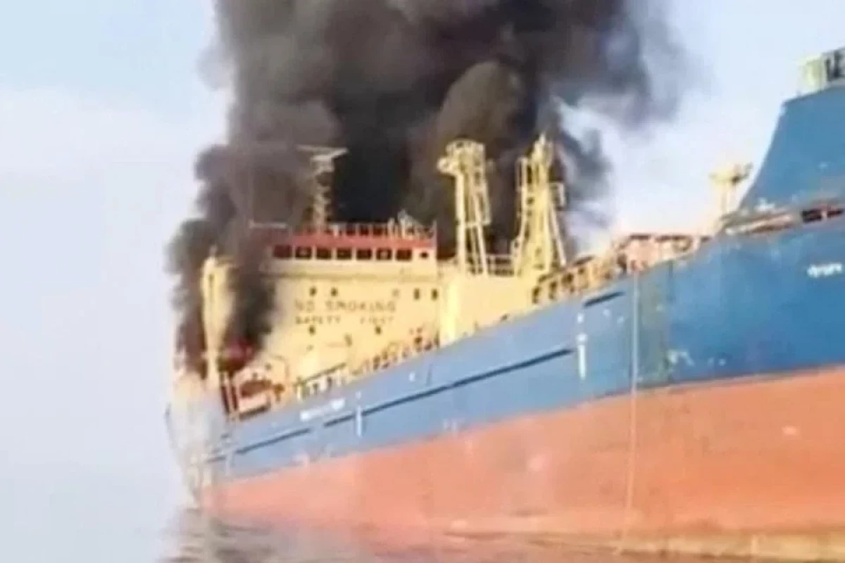 У побережья Омана беспилотник атаковал нефтяной танкер, погиб один человек