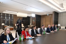 Президент Ильхам Алиев принял комиссара ЕС по энергетике и жилищной политике