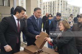 В город Агдам прибыла очередная группа переселенцев, им вручены ключи от квартир-ОБНОВЛЕНО-1 