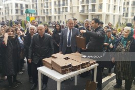 В город Агдам прибыла очередная группа переселенцев, им вручены ключи от квартир-ОБНОВЛЕНО-1 