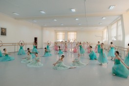 Лейла Алиева посетила Бакинскую хореографическую академию