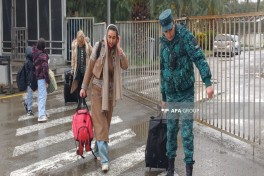 Сегодня 31 человек был эвакуирован из Ирана через азербайджанскую границу, трое из них дипломаты