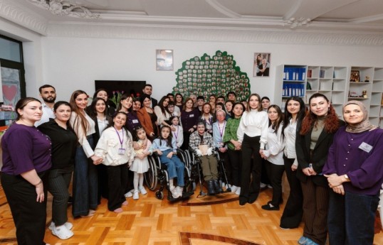 Лейла Алиева, Арзу Алиева и Алена Алиева побывали в Центре «Поддержка жизни»