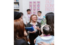 Лейла Алиева, Арзу Алиева и Алена Алиева побывали в Центре «Поддержка жизни»