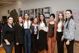 Лейла Алиева, Арзу Алиева и Алена Алиева побывали в Центре «Поддержка жизни»