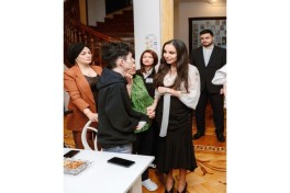 Лейла Алиева, Арзу Алиева и Алена Алиева побывали в Центре «Поддержка жизни»