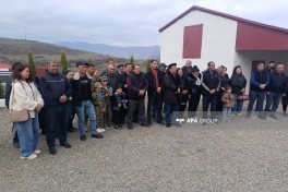 В село Ханоба Ходжавендского района прибыла первая группа переселенцев, им вручены ключи от квартир-ОБНОВЛЕНО -ФОТО 