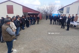 В село Ханоба Ходжавендского района прибыла первая группа переселенцев, им вручены ключи от квартир-ОБНОВЛЕНО -ФОТО 