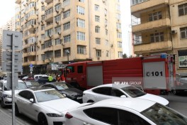 Пожар в жилом доме в Баку потушен, жильцы эвакуированы -ОБНОВЛЕНО-4-ФОТО-ВИДЕО 