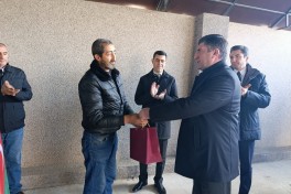 В Агдеринский район прибыли очередные группы переселенцев, им вручены ключи от домов -ОБНОВЛЕНО-ФОТО 