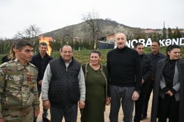 Президент Азербайджана ознакомился с работами по восстановлению частных жилых домов и инфраструктуры в селе Ханоба Ходжавендского района-ФОТО-ОБНОВЛЕНО 