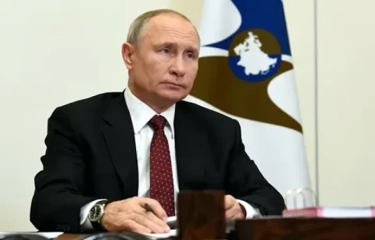 Путин запретил экспорт из России золотых слитков весом более 100 граммов