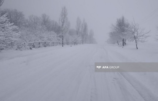 На территории Азербайджана наблюдаются осадки, в Шахдаге идёт снег