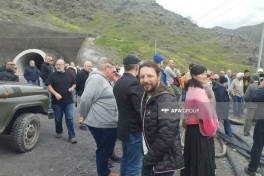 Путешественники ознакомились с ходом работ по строительству автомобильной и железной дороги Горадиз–Агбенд — ФОТО 