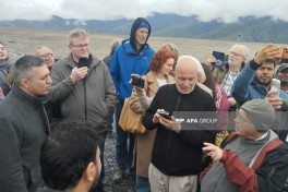 Путешественники ознакомились с ходом работ по строительству автомобильной и железной дороги Горадиз–Агбенд — ФОТО 
