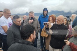 Путешественники ознакомились с ходом работ по строительству автомобильной и железной дороги Горадиз–Агбенд — ФОТО 