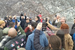 Путешественники ознакомились с ходом работ по строительству автомобильной и железной дороги Горадиз–Агбенд — ФОТО 