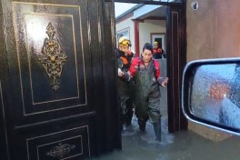 МЧС эвакуировало 42 человек с затопленных территорий в Баку, Сумгайыте и Абшеронском районе -ФОТО-ВИДЕО-ОБНОВЛЕНО-1 