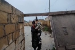 МЧС эвакуировало 42 человек с затопленных территорий в Баку, Сумгайыте и Абшеронском районе -ФОТО-ВИДЕО-ОБНОВЛЕНО-1 