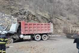 В Кяльбаджаре перевернулся грузовой автомобиль, погибли 3 человека -ФОТО-ОБНОВЛЕНО 