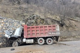В Кяльбаджаре перевернулся грузовой автомобиль, погибли 3 человека -ФОТО-ОБНОВЛЕНО 