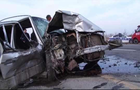 В Гяндже столкнулись два автомобиля, 4 человека получили травмы