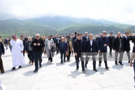 Представители дипкорпуса посетили Мемориал Ходжалинского геноцида-ФОТО 