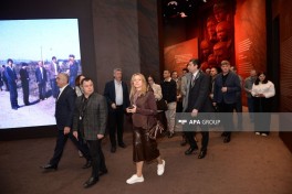 Представители дипкорпуса посетили Мемориал Ходжалинского геноцида-ФОТО 