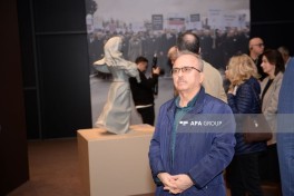 Представители дипкорпуса посетили Мемориал Ходжалинского геноцида-ФОТО 