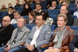 Хикмет Гаджиев: Азербайджан имеет хорошие отношения со всеми соседями