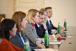 Президент принял делегацию во главе с верховным представителем ЕС-ФОТО -ОБНОВЛЕНО 