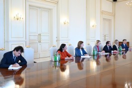 Президент принял делегацию во главе с верховным представителем ЕС-ФОТО -ОБНОВЛЕНО 