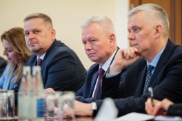 Хикмет Гаджиев обсудил в Баку двусторонние отношения с представителем Польши