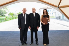 Президент Ильхам Алиев и первая леди Мехрибан Алиева встретились с жителями, переселившимися в село Шукюрбейли Джабраильского района-ФОТО -ОБНОВЛЕНО 