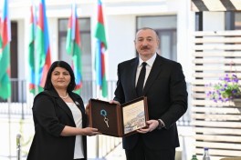 Президент Ильхам Алиев встретился с семьями, переехавшими в первый жилой комплекс в городе Зангилан -ОБНОВЛЕНО-2 