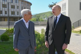 Президент Ильхам Алиев встретился с семьями, переехавшими в первый жилой комплекс в городе Зангилан -ОБНОВЛЕНО-2 