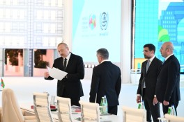 Президент Ильхам Алиев ознакомился с работами, проводимыми в связи с WUF13 на территории Бакинского олимпийского стадиона-ФОТО 
