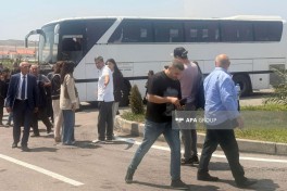 Очередная группа переселенцев прибыла в село Шюкюрбейли, им вручены ключи от квартир-ФОТО -ОБНОВЛЕНО 