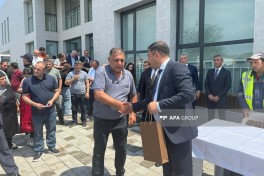 Очередная группа переселенцев прибыла в село Шюкюрбейли, им вручены ключи от квартир-ФОТО -ОБНОВЛЕНО 