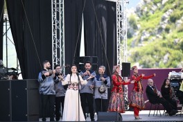 В городе Шуша проходит IX Международный музыкальный фестиваль «Харыбюльбюль»