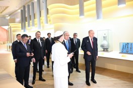 Президент Ильхам Алиев и другие участники неформального саммита ОТГ ознакомились в Туркестане с рядом культурных объектов