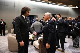 Али Асадов провёл ряд встреч в рамках церемонии открытия WUF13