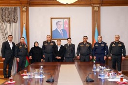 Министр обороны вручил медали семьям Национальных героев
