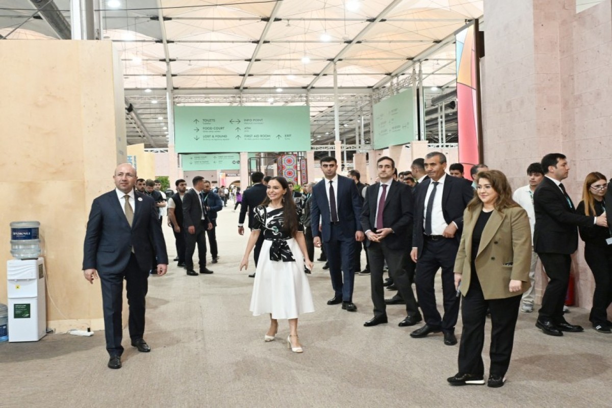 Лейла Алиева и Арзу Алиева ознакомились с выставкой Urban Expo-<span class="red_color">ФОТО