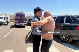 В село Шюкюрбейли Джабраильского района прибыла очередная группа переселенцев, им вручены ключи от домов-ФОТО-ОБНОВЛЕНО-1 