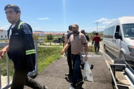 В село Шюкюрбейли Джабраильского района прибыла очередная группа переселенцев, им вручены ключи от домов-ФОТО-ОБНОВЛЕНО-1 