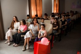 Лейла Алиева и Арзу Алиева посетили детский дом в Лянкяране