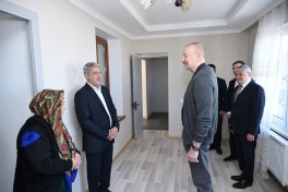 Президент Ильхам Алиев ознакомился с ходом работ в селе Беюк Галадереси Шушинского района и встретился с жителями - ФОТО-ОБНОВЛЕНО 