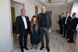 Президент Ильхам Алиев ознакомился с ходом работ в селе Беюк Галадереси Шушинского района и встретился с жителями - ФОТО-ОБНОВЛЕНО 
